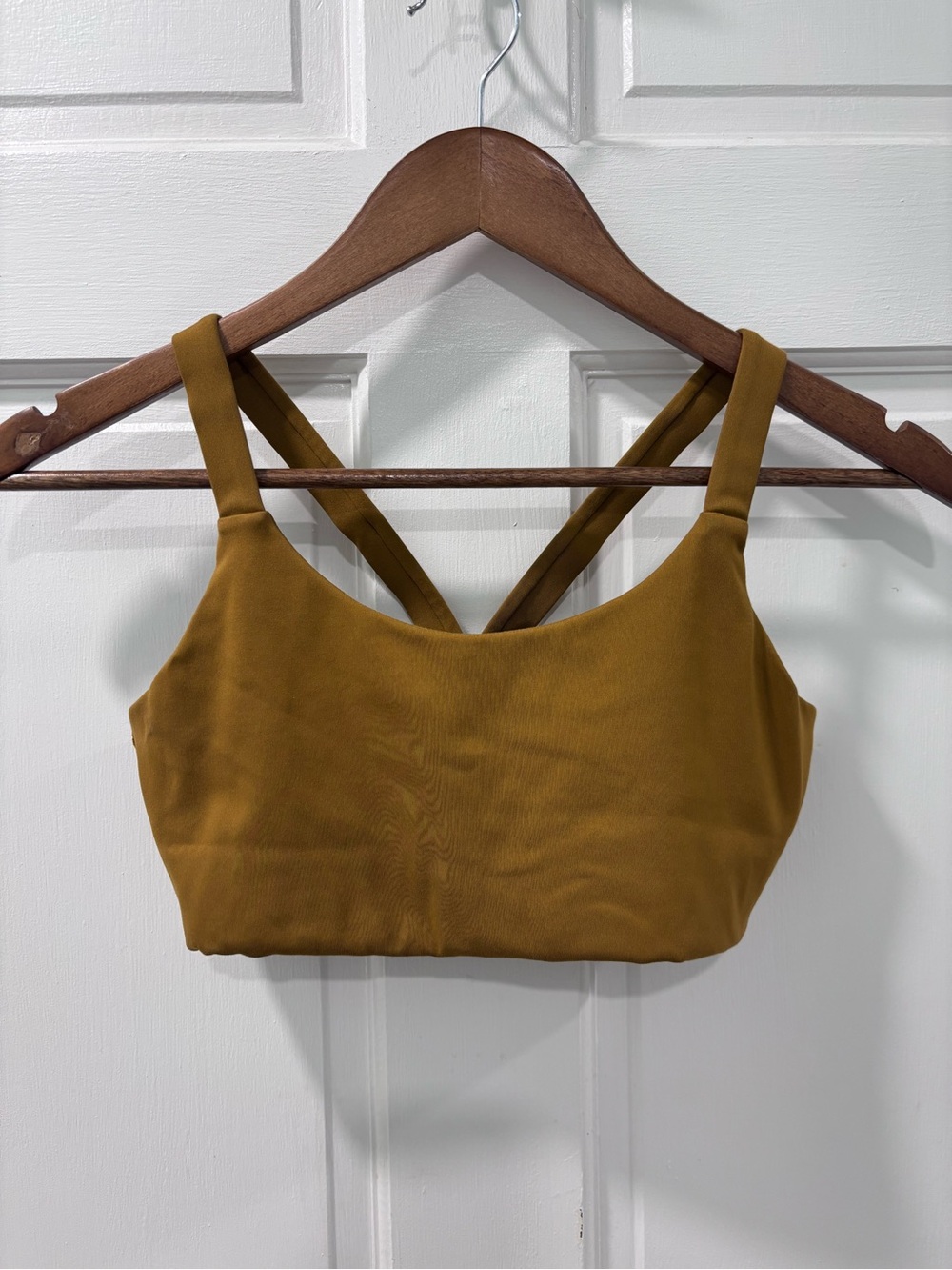 Girlfriend Collective Women’s Lou V-Back Sports Bra Size Small Saddle/Dark Gold
